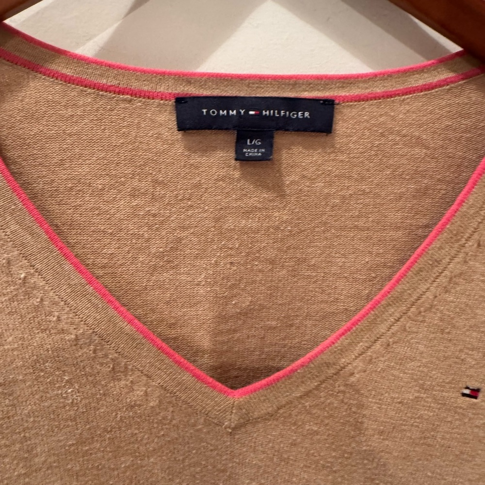 Tommy Hilfiger multi stripe crew neck sweater. Size L.